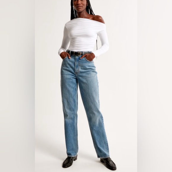 Abercrombie & Fitch Denim - Abercrombie and Fitch The 90’s Straight Ultra High-rise Jeans Size 6L